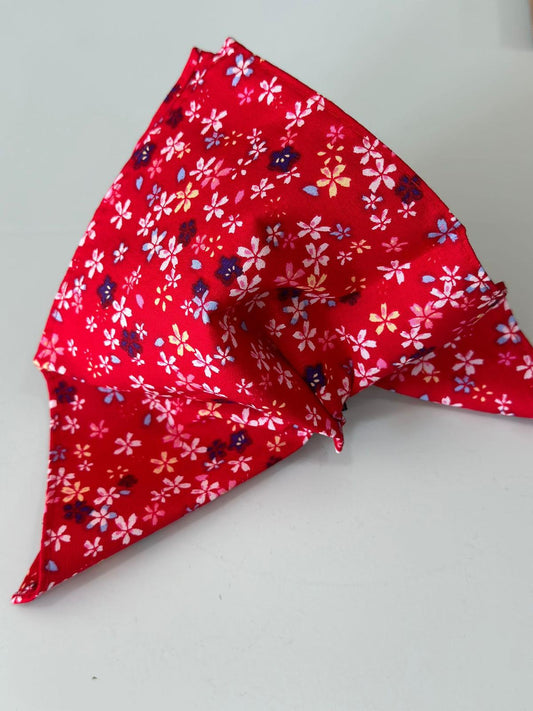 Pañuelo de seda rojo