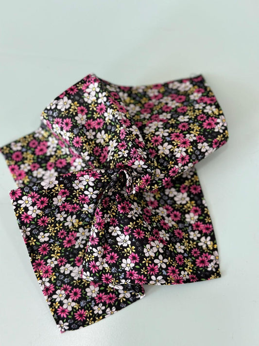 Pañuelo de seda con flores